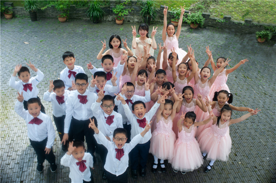 集体照.jpg 集体照.jpg