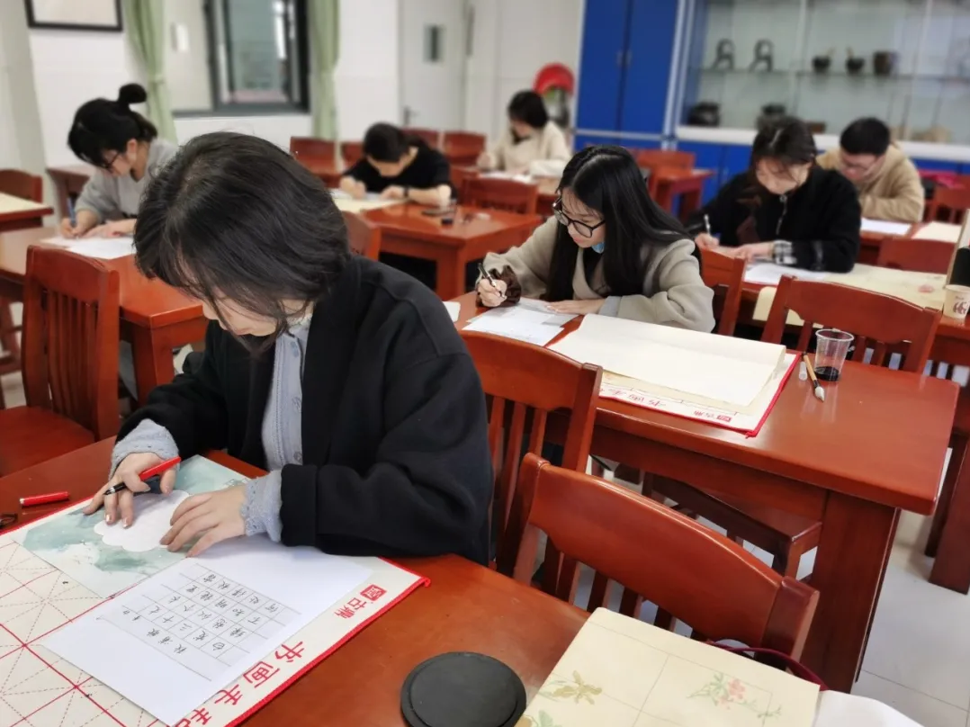 QQ浏览器截图20240323211112.png QQ浏览器截图20240323211112.png