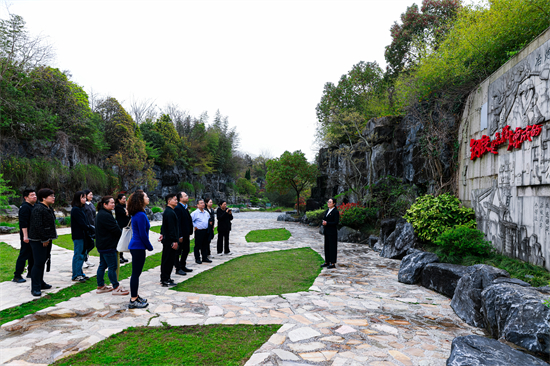 图7-现场微党课.jpg 图7-现场微党课.jpg