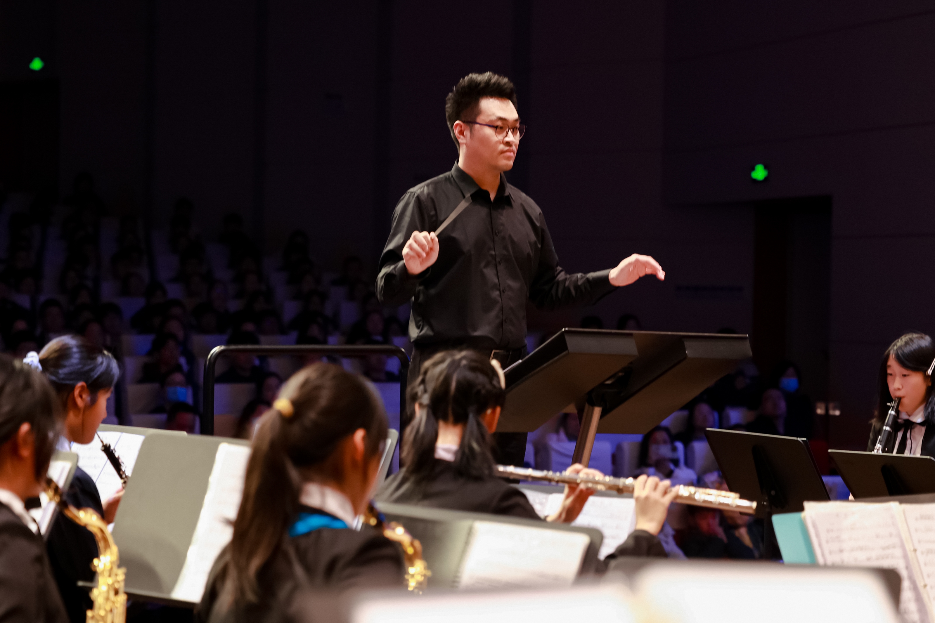 指挥:李江.jpg 指挥:李江.jpg