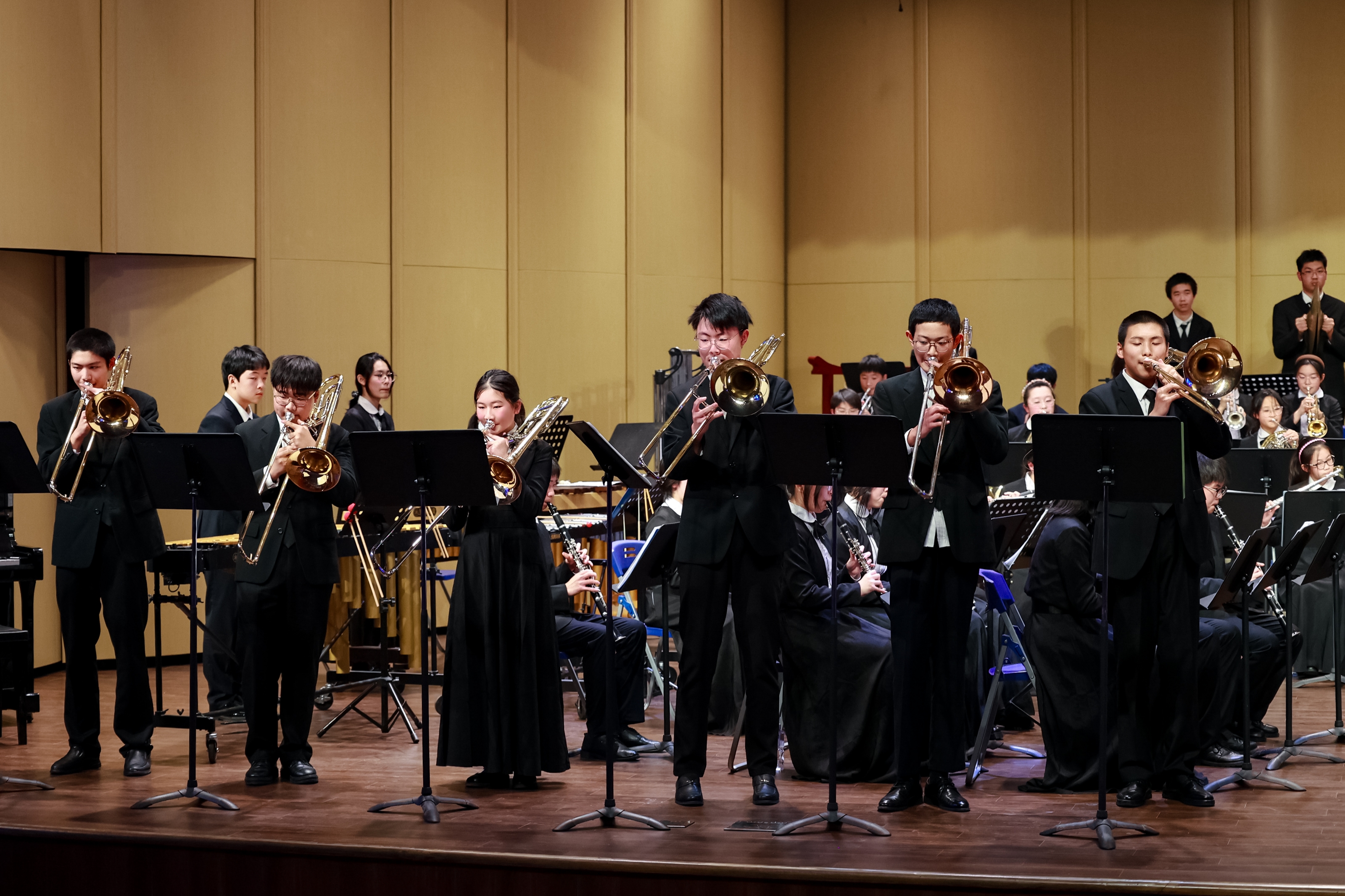 《魔术的滑动》.jpg 《魔术的滑动》.jpg