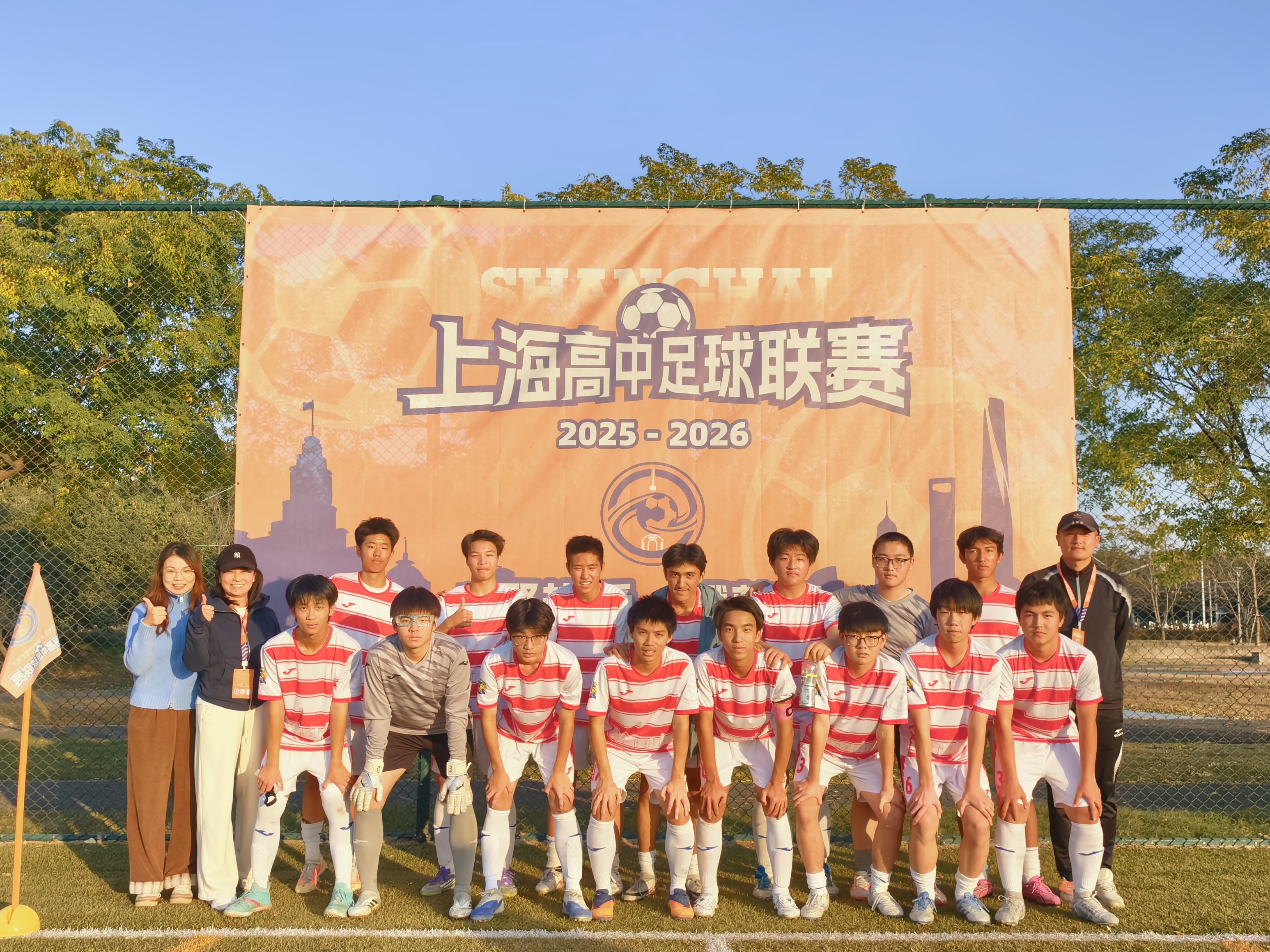 2、大合影.jpg 2、大合影.jpg