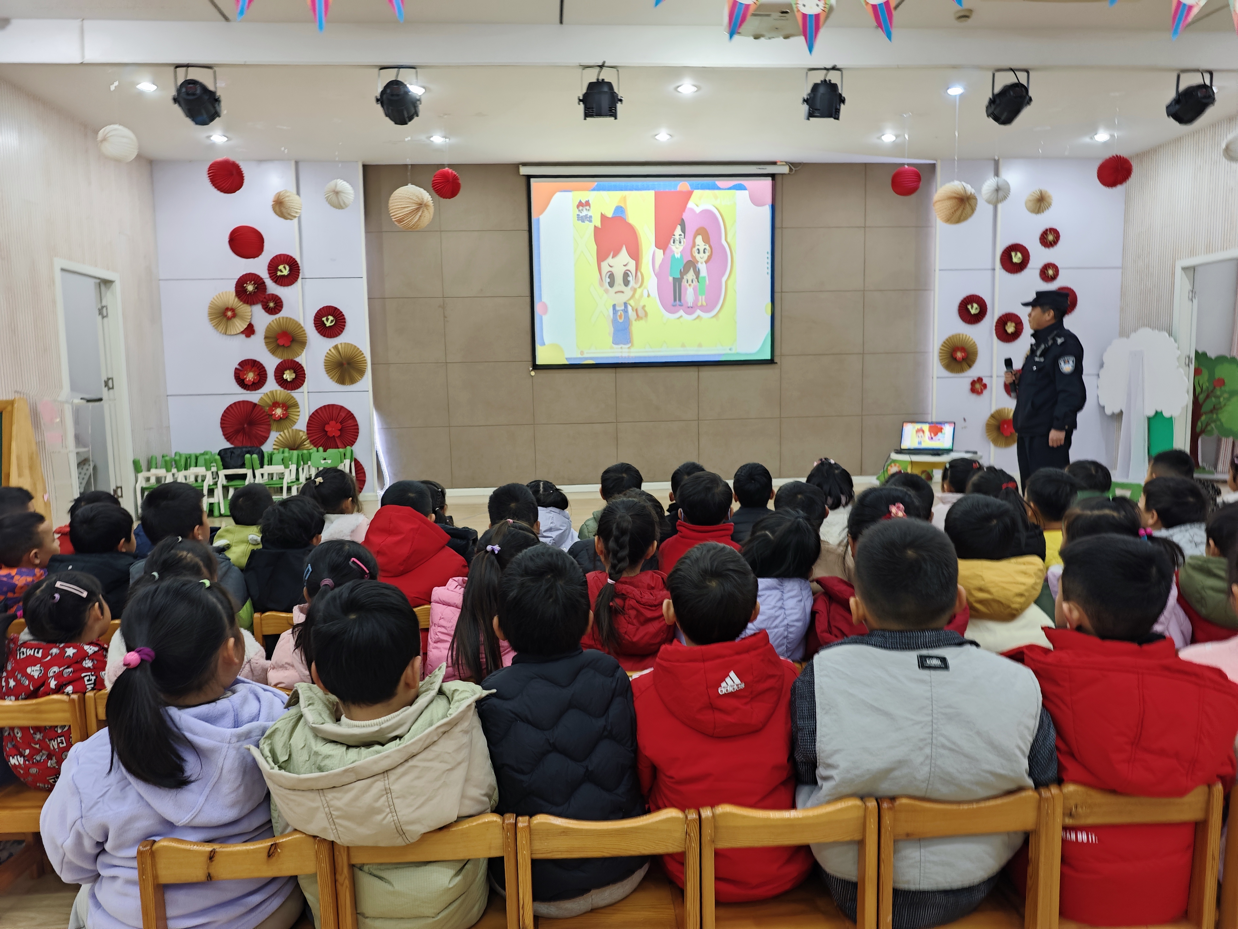 动画片2.jpg 动画片2.jpg