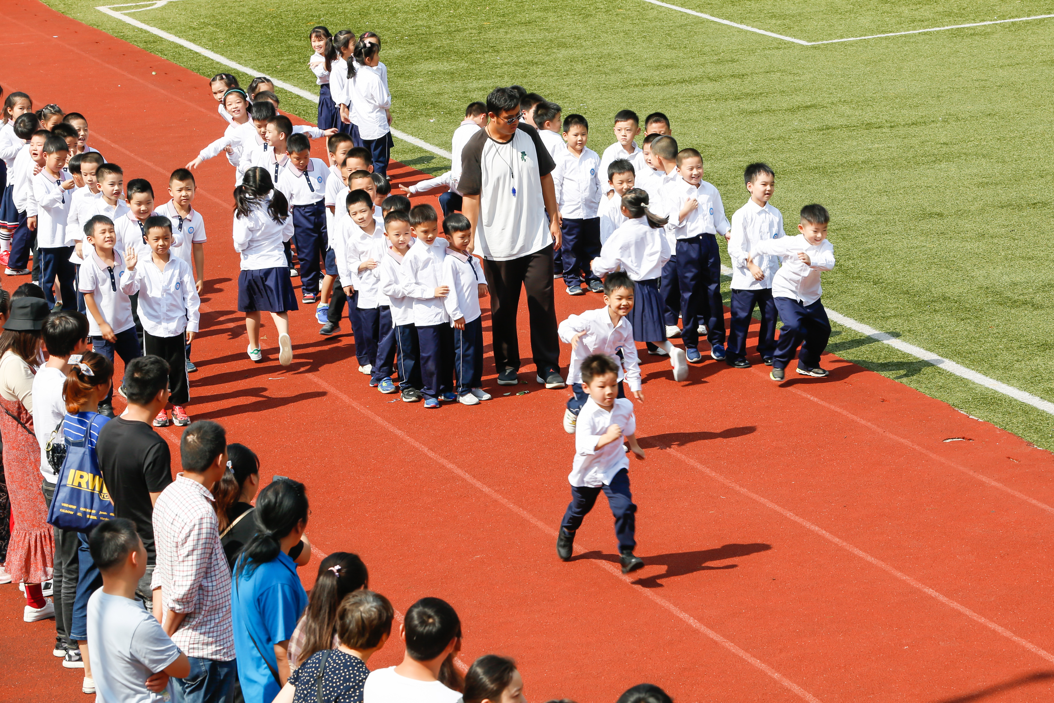 家校携手同行 合力共育精彩—上海市宝山区陈伯吹实验小学开展一