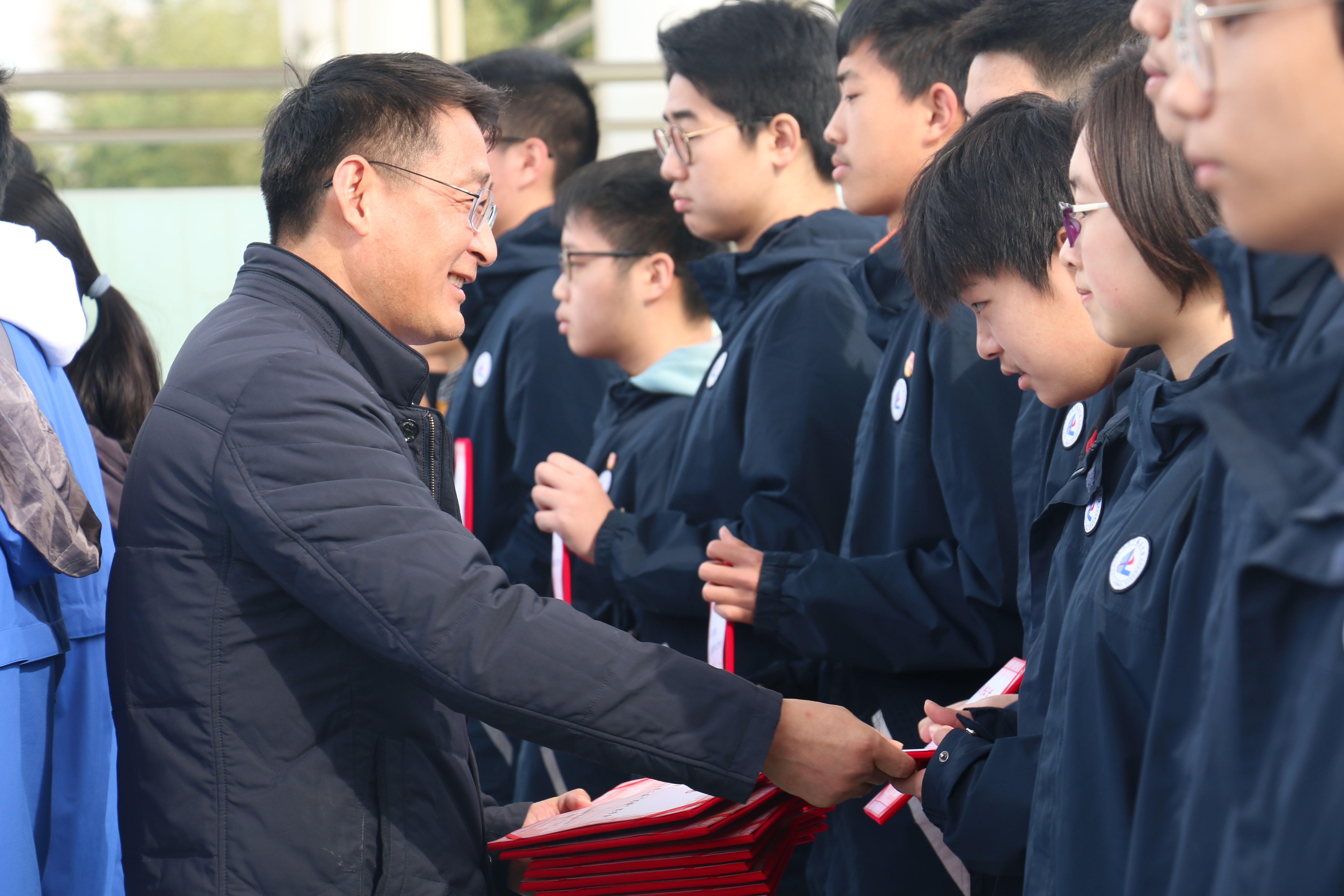 台上奖学金动图2.jpg