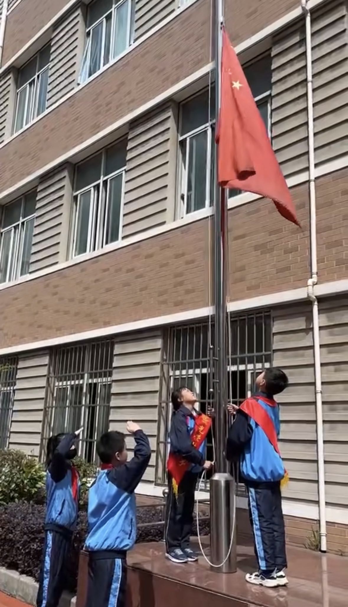 升旗.jpg