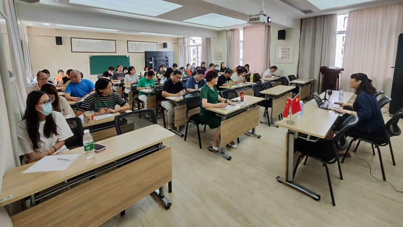 1 教师聆听讲座_副本.jpg