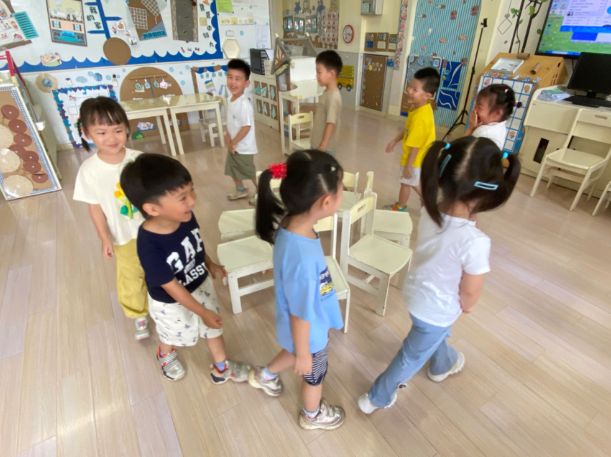 椅起游戏.png
