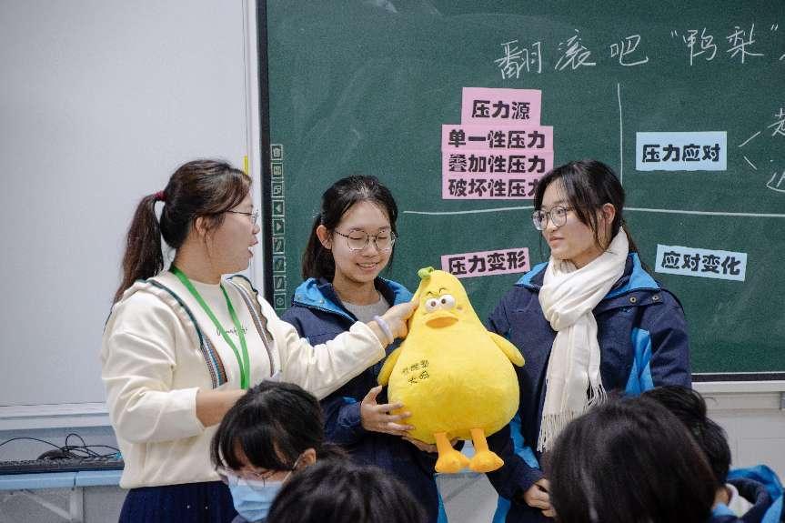 14104817m46u_html_5b79ee07.jpg