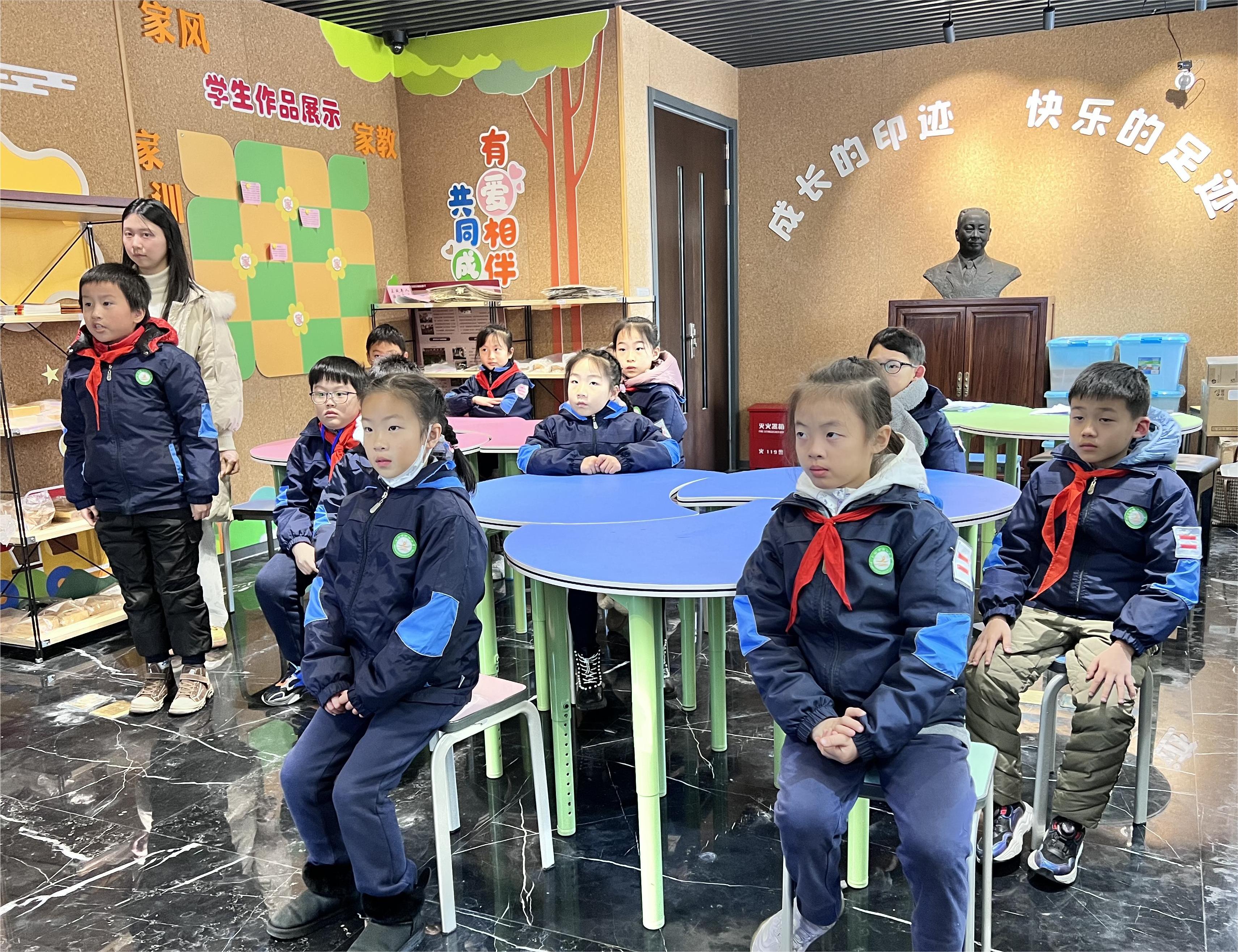 17120656czkr.jpg