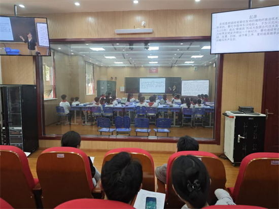 第一张上课照片语文.jpg 第一张上课照片语文.jpg