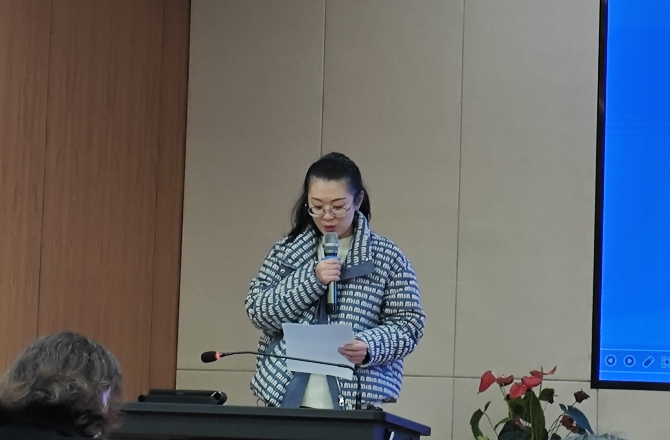 朱若辰.jpg 朱若辰.jpg