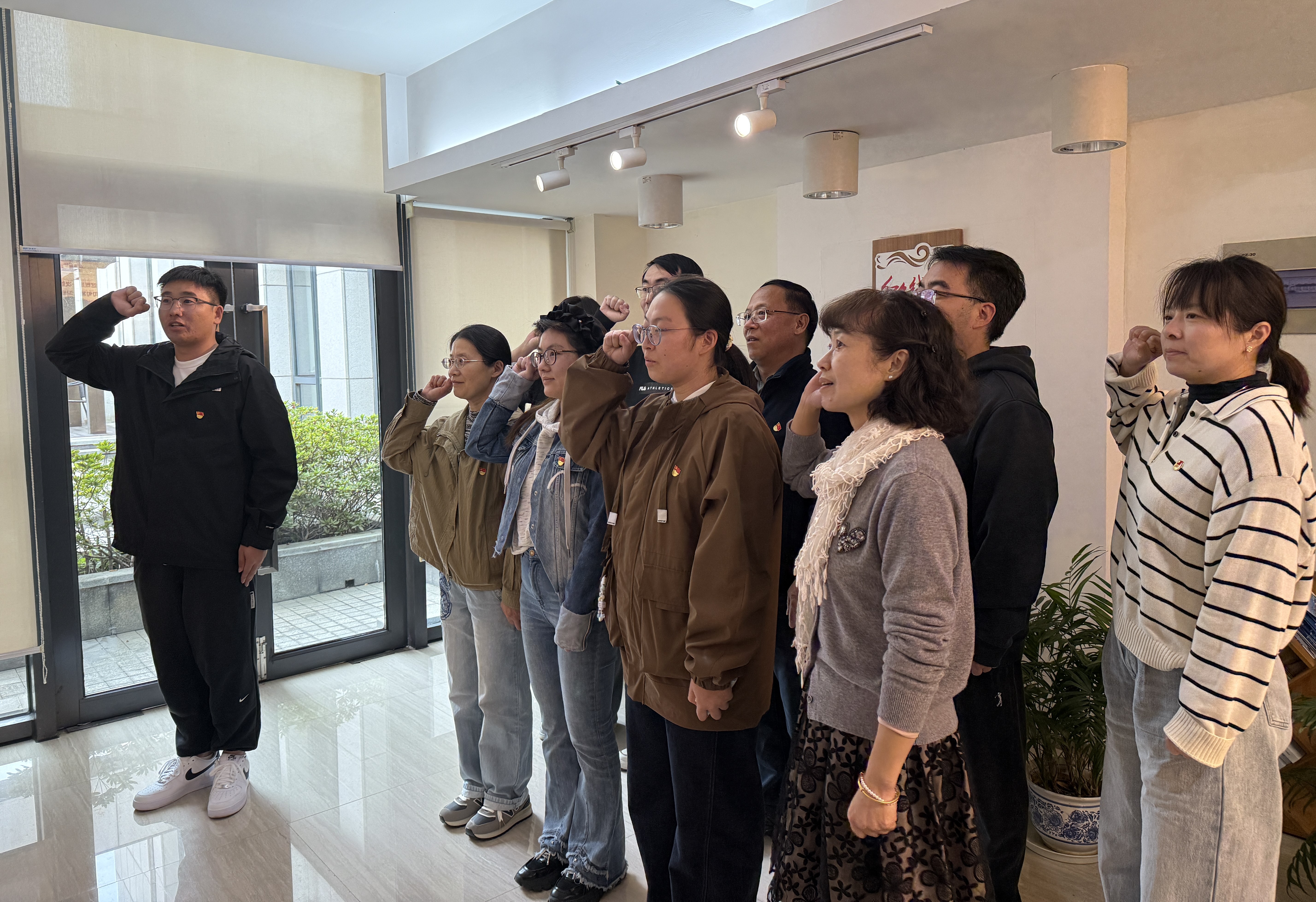 14135727cd36.jpg 14135727cd36.jpg